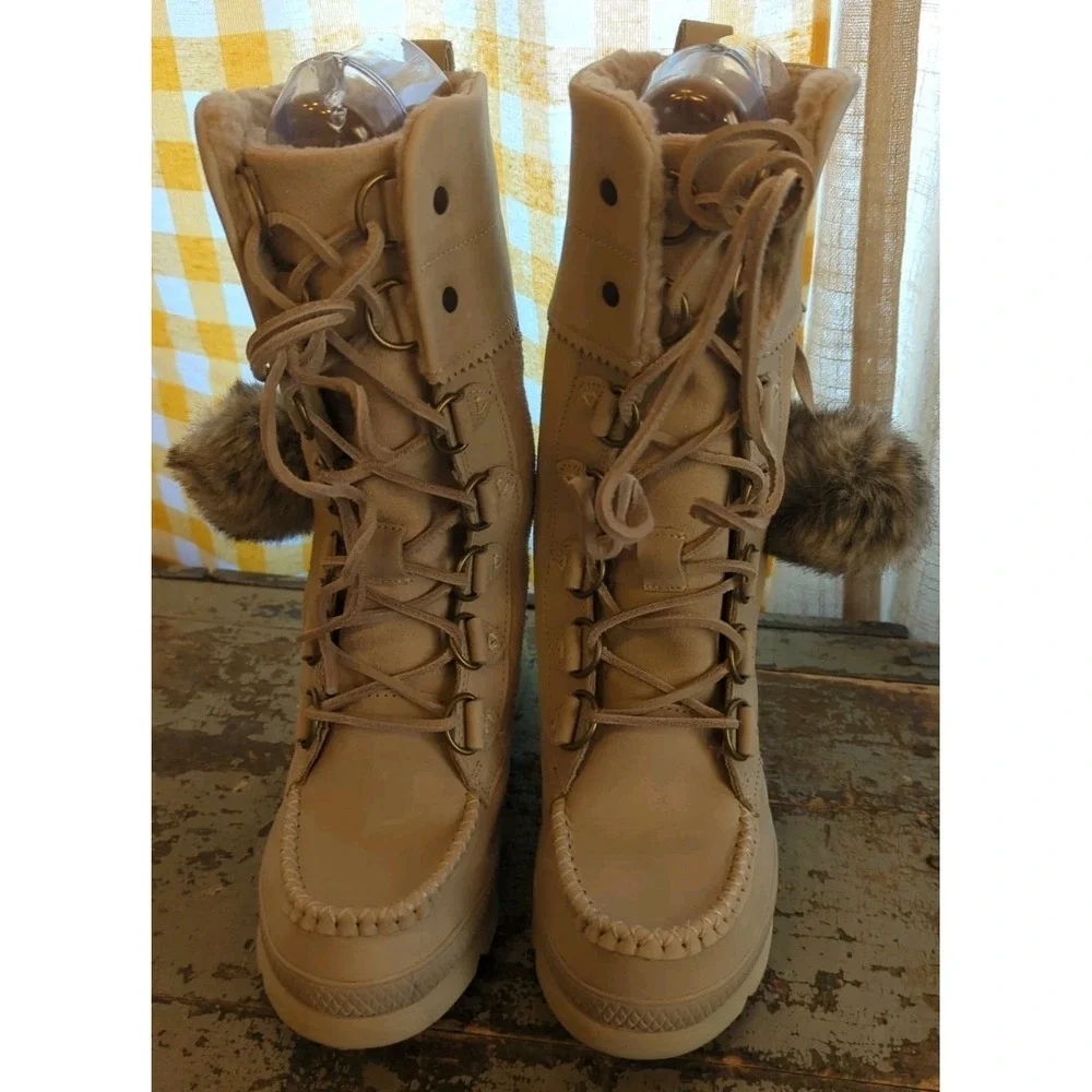 Manitobah Mukluks Waterproof Pacific Winter Boots V2 Womens Size 6 Oat Shearling